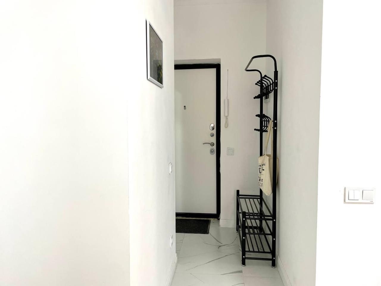 Apartment фридом 5 минут от метро рядом с трц