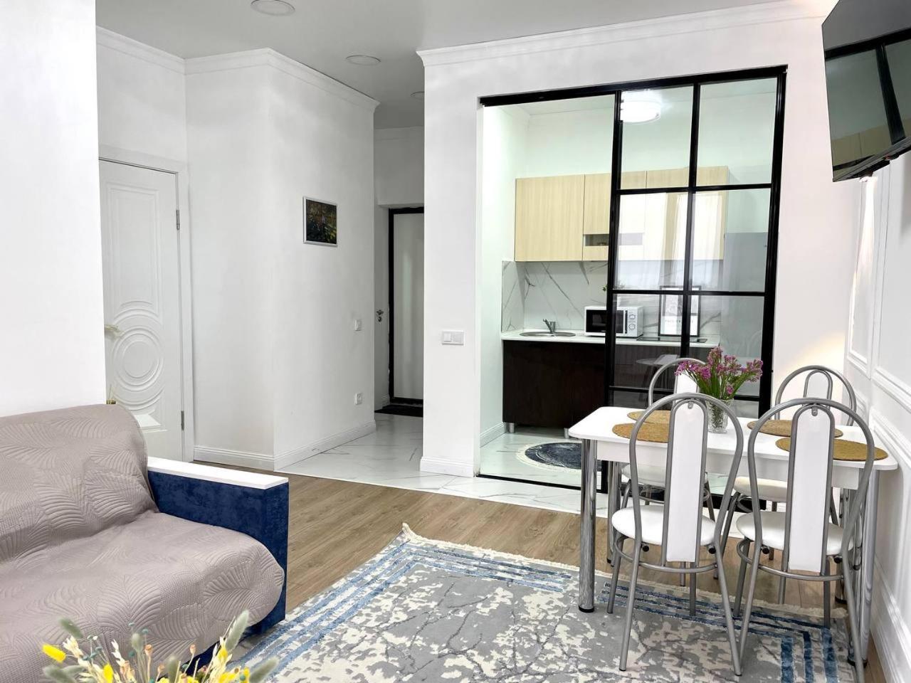 фридом 5 минут от метро рядом с трц Apartment *